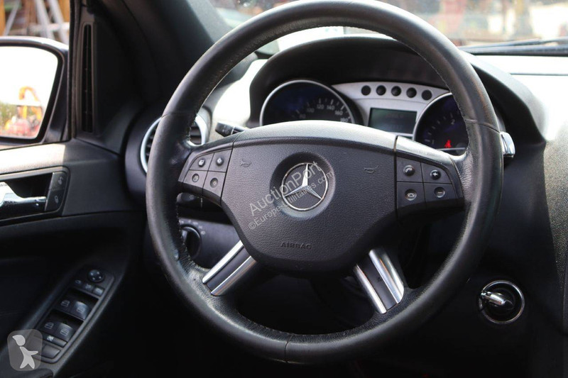 Véhicule utilitaire Mercedes 4 MATIC M-Klasse