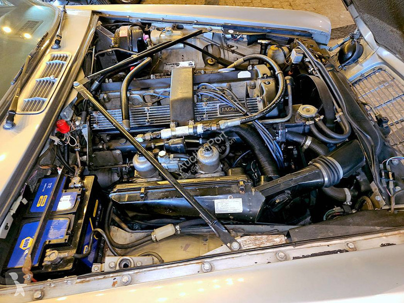 Véhicule utilitaire Jaguar (series II) 4.2...