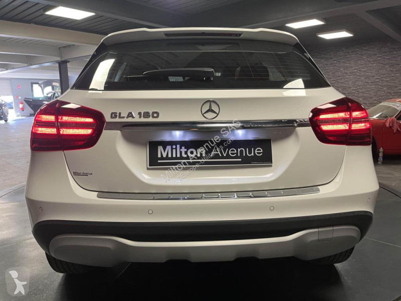 عربة نفعية Mercedes GLA 180  Inspiration