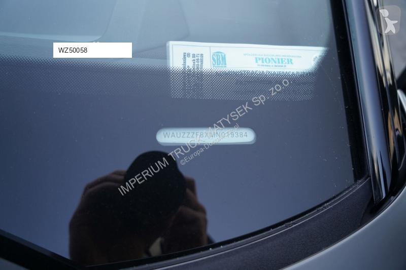 Samochód dostawczy Audi A8