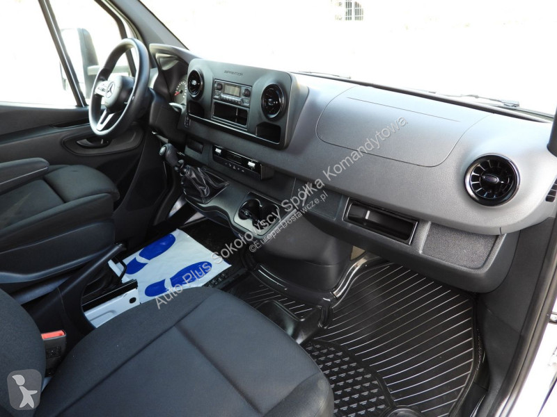 Autoutilitară Mercedes 23RANSIT