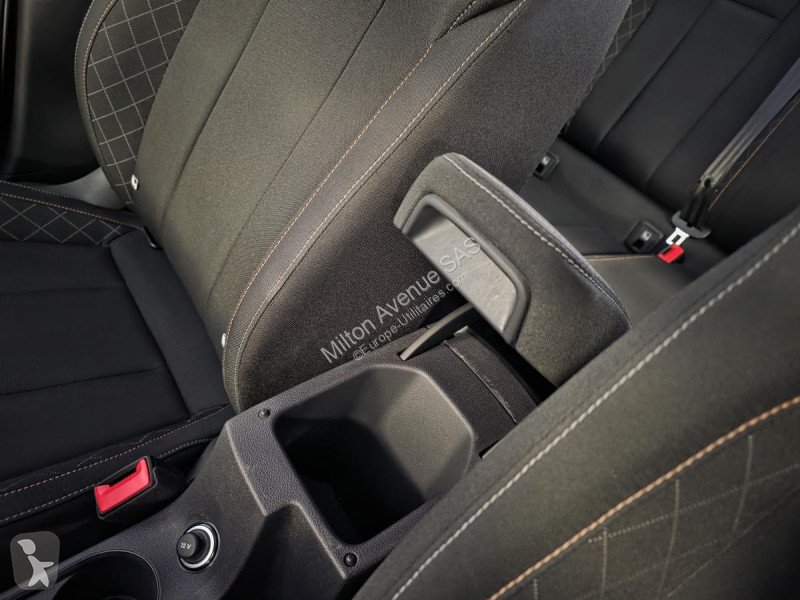 عربة نفعية Skoda KAMIQ 1.0 TSI - 95  Ambition