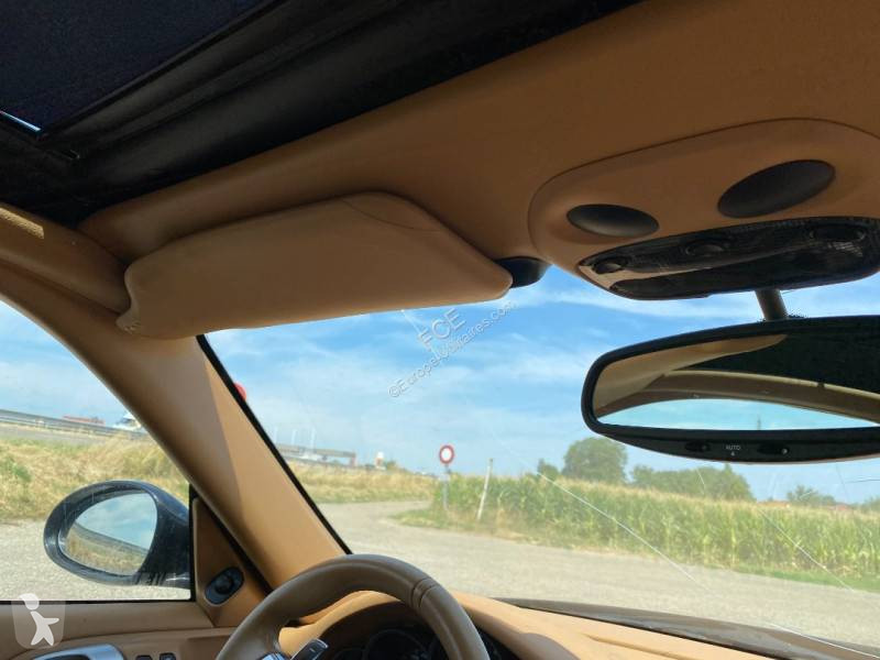 Véhicule utilitaire Porsche