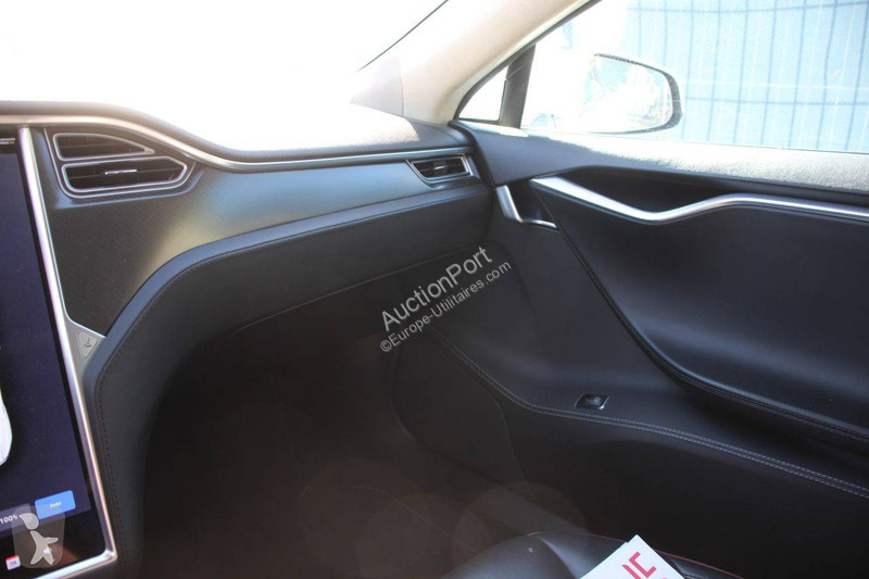 Furgoneta Tesla P85+