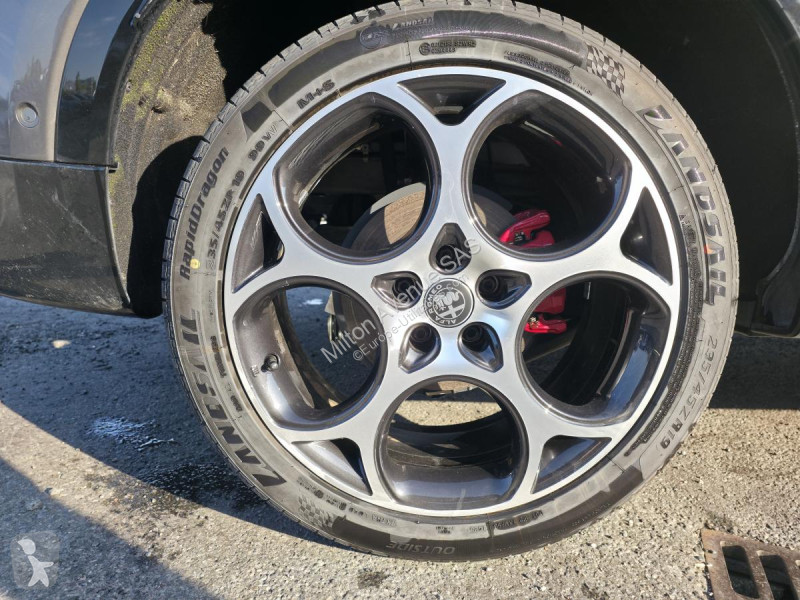 Veicolo commerciale Alfa-Roméo TONALE 1.5 mHEV...