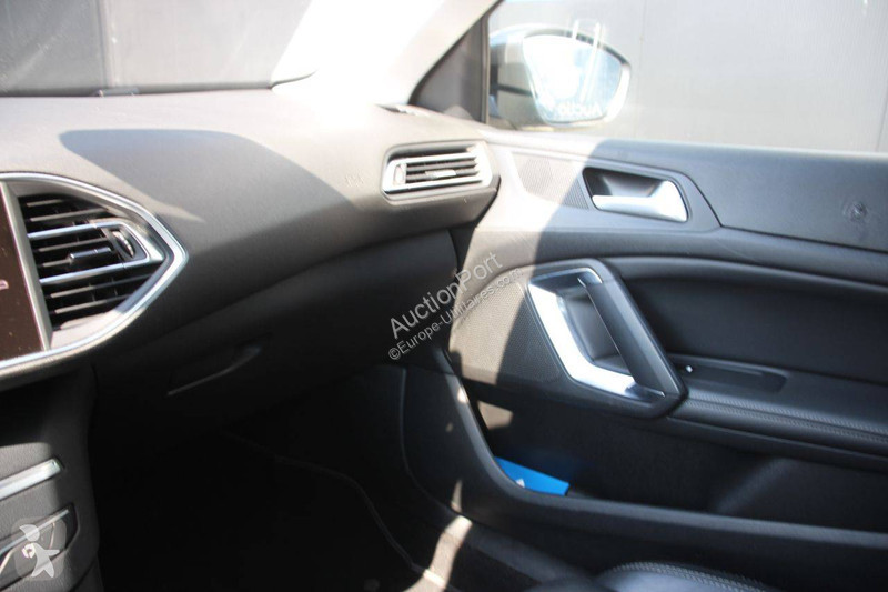 عربة نفعية Peugeot