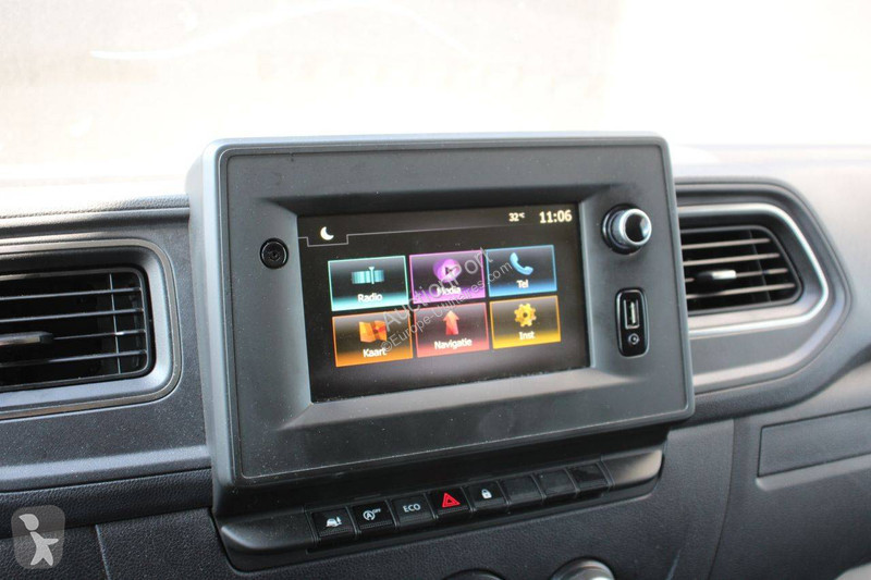 عربة نفعية Renault Crossover