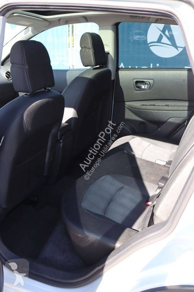 Samochód dostawczy Nissan acenta + navi QASHQAI