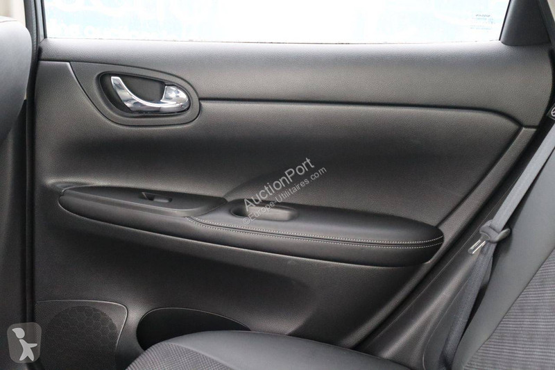 Véhicule utilitaire Nissan