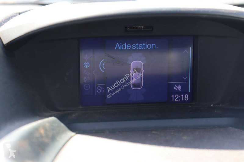 Véhicule utilitaire Ford Grand
