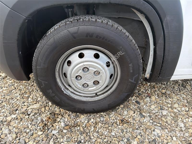 Véhicule utilitaire Opel 2.2