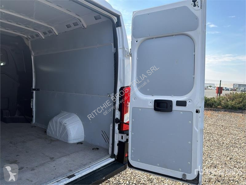 Véhicule utilitaire Opel 2.2