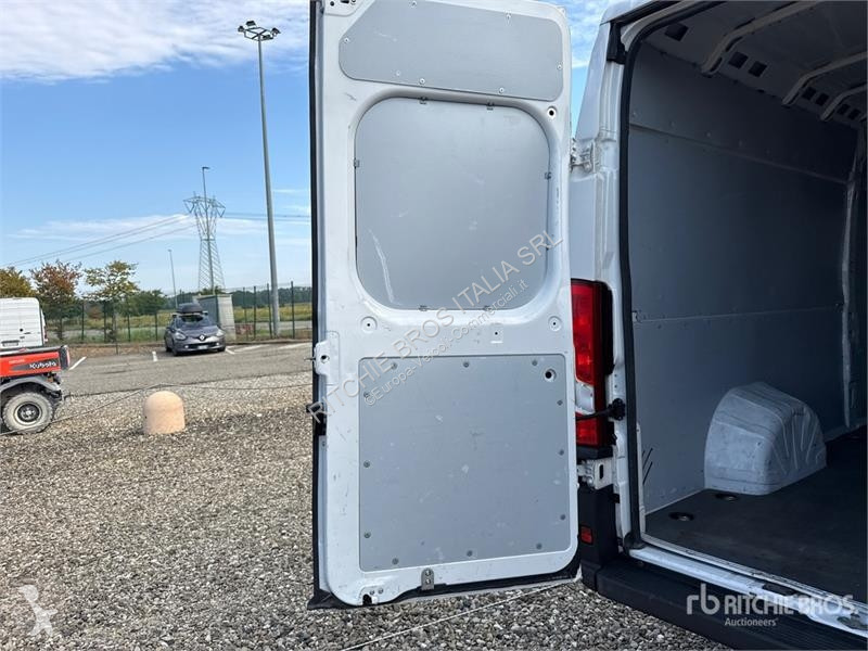 Véhicule utilitaire Opel 2.2
