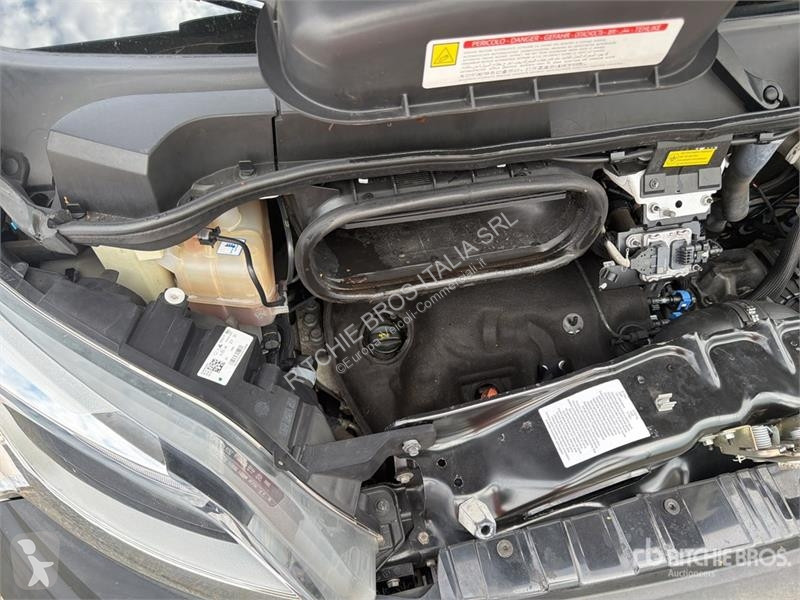 Véhicule utilitaire Opel 2.2