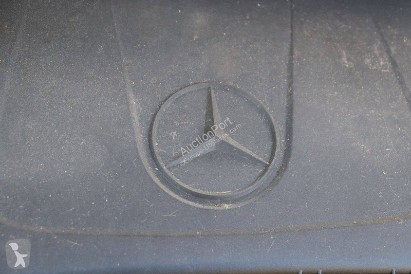 Комерційні автомобілі Mercedes 777CDI