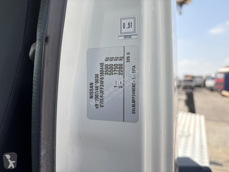 Furgoneta Nissan 35.12