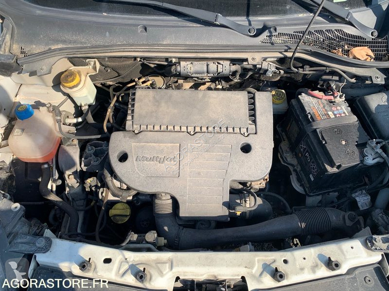 Véhicule utilitaire Fiat DOBLO