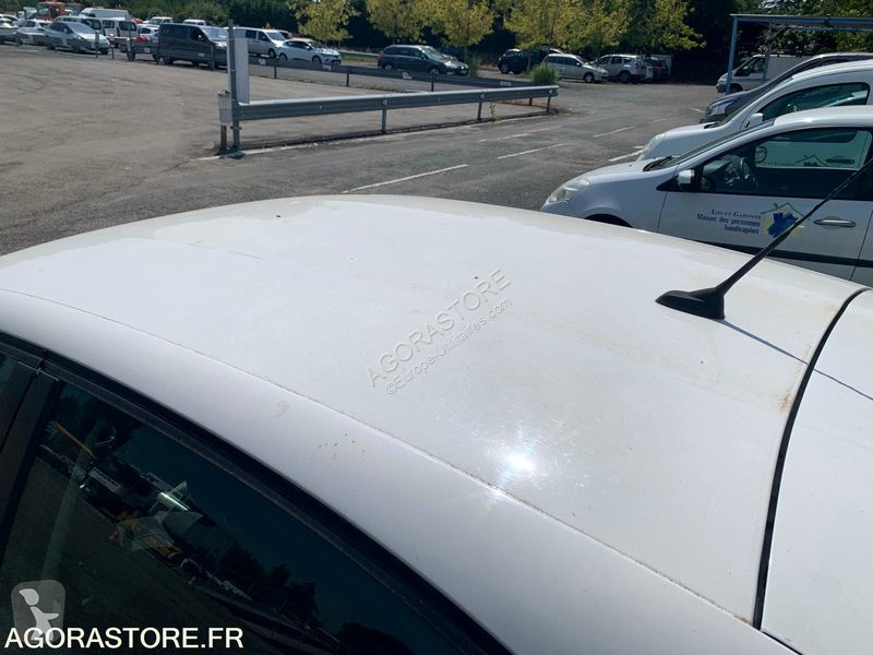 Véhicule utilitaire Peugeot 208