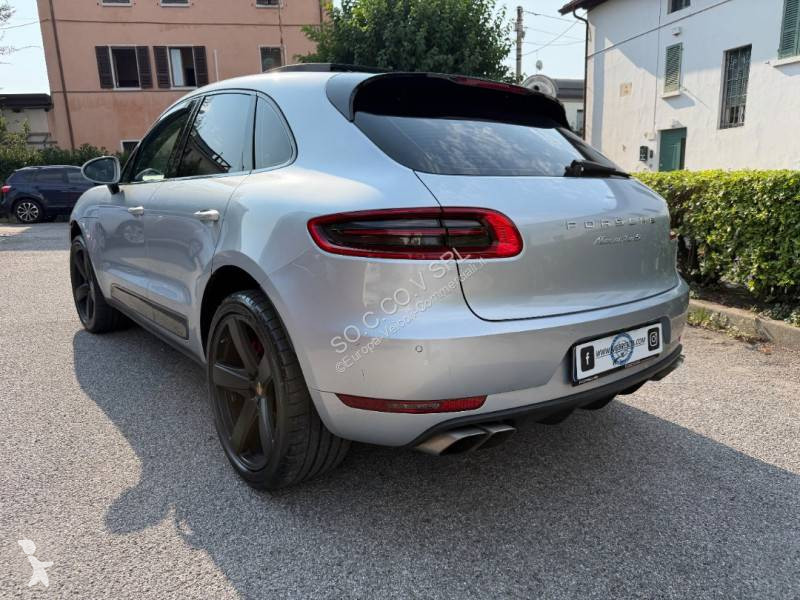 Véhicule utilitaire Porsche