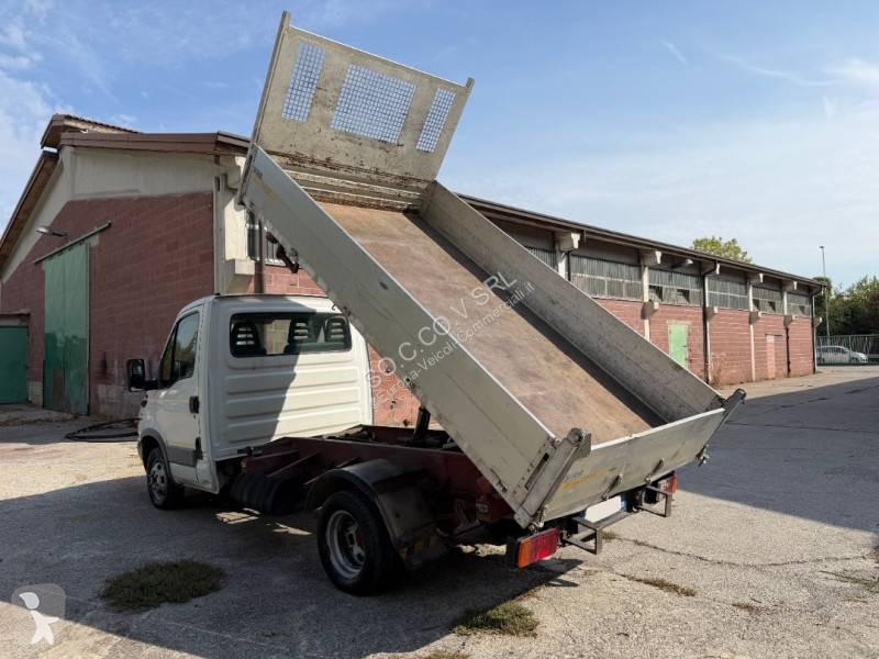 Véhicule utilitaire Iveco 35C09
