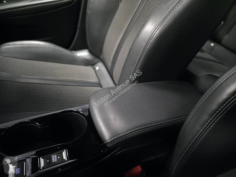 Véhicule utilitaire Peugeot 1.2i PureTech 12V -...