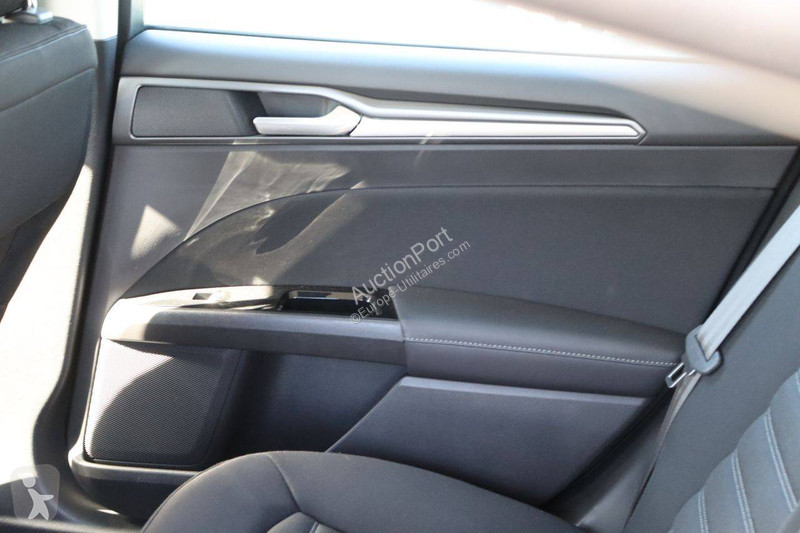 Véhicule utilitaire Ford