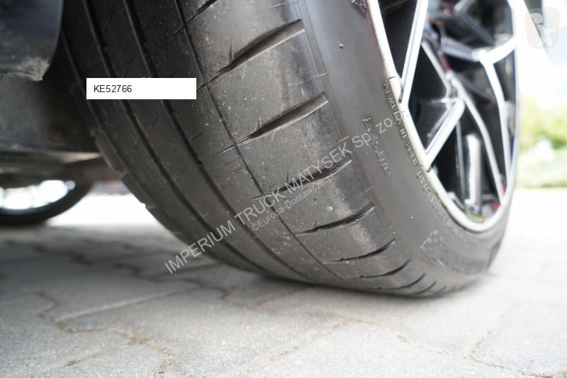 Véhicule utilitaire BMW M8