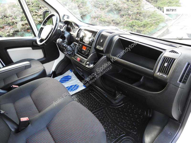 Véhicule utilitaire Citroën JUMPER FURGON...