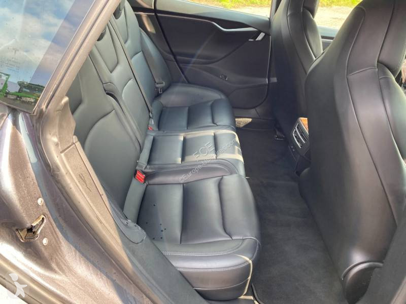 Véhicule utilitaire Tesla
