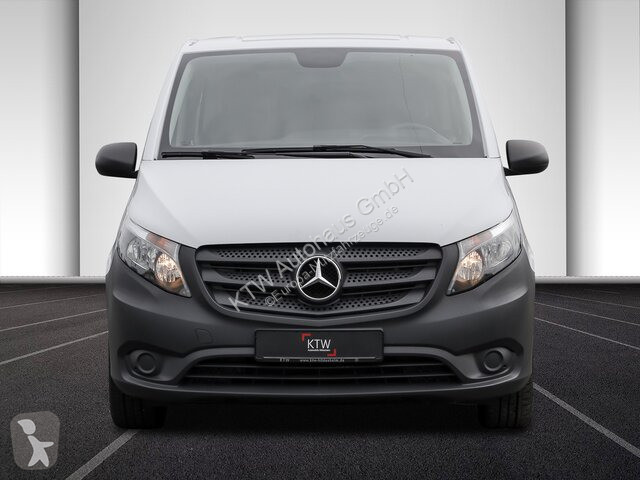 Užitkové vozidlo Mercedes 114...
