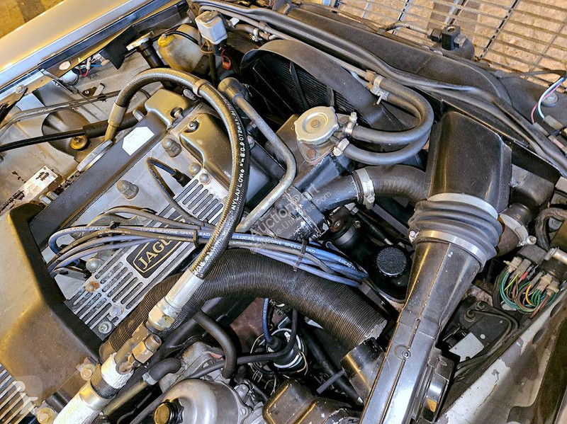 Véhicule utilitaire Jaguar (series II) 4.2...