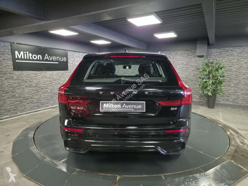 Samochód dostawczy Volvo XC60 B4 Micro-Hybride...