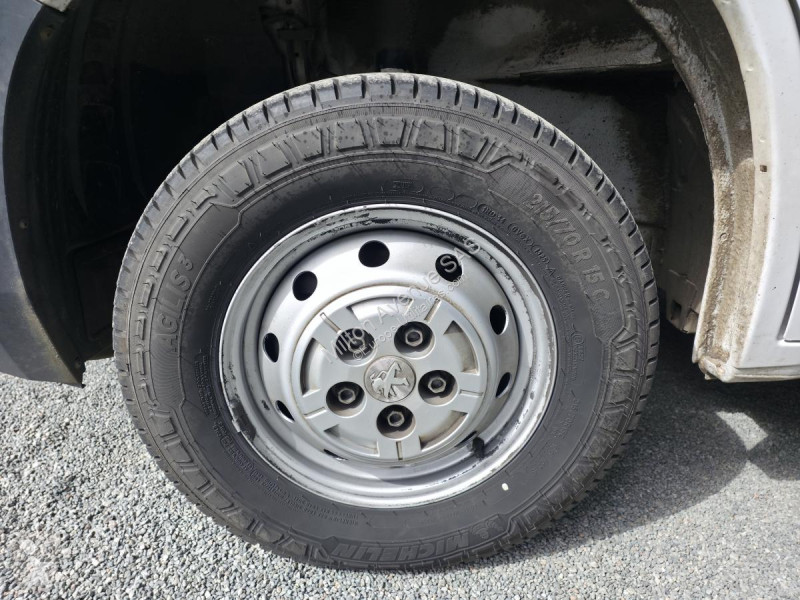 Peugeot BOXER Asphalt 335 L2H2 2.2 BlueHDi 140...