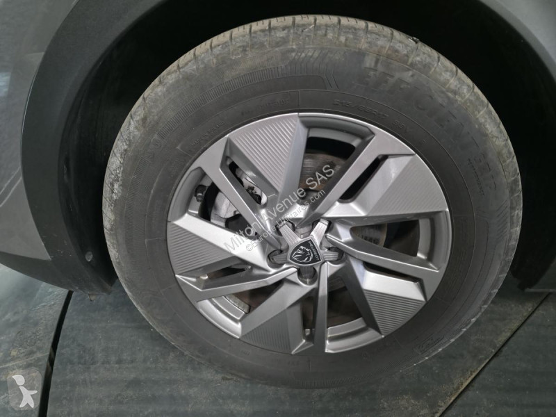 Véhicule utilitaire Peugeot 408 1.2i Hybrid...