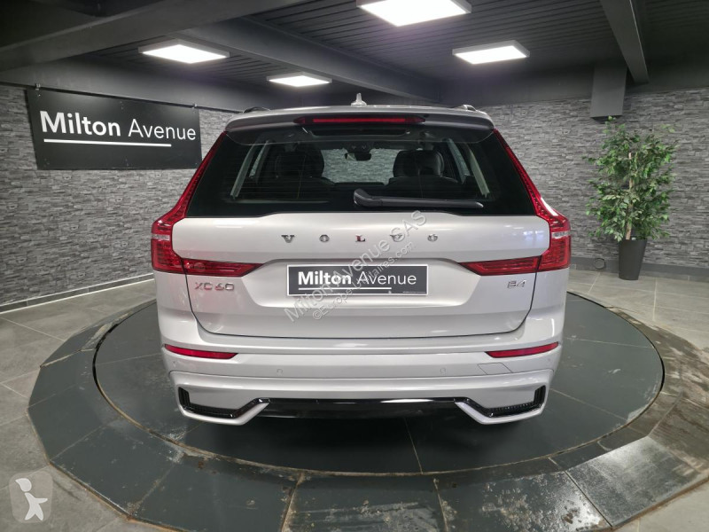 Samochód dostawczy Volvo XC60 B4 Micro-Hybride...