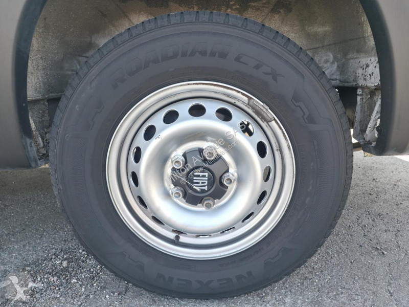 Véhicule utilitaire Fiat DUCATO Tôlé Business...