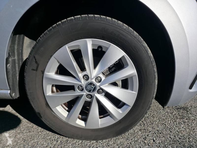 Véhicule utilitaire Skoda SCALA 1.0 TSI Evo -...
