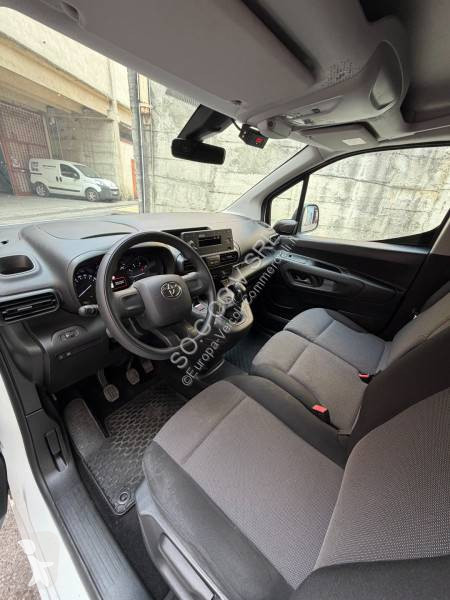 Furgoneta Toyota