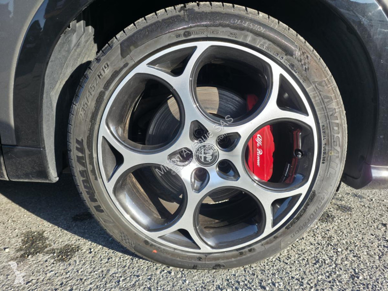 Veicolo commerciale Alfa-Roméo TONALE 1.5 mHEV...