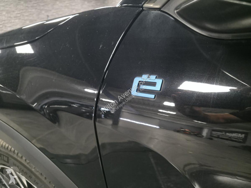 Véhicule utilitaire Citroën C4 X ë-136  E-Séries