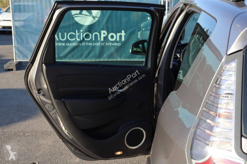 عربة نفعية Renault  Scénic