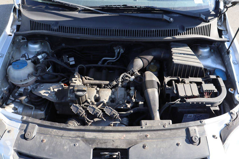 عربة نفعية Volkswagen Fox