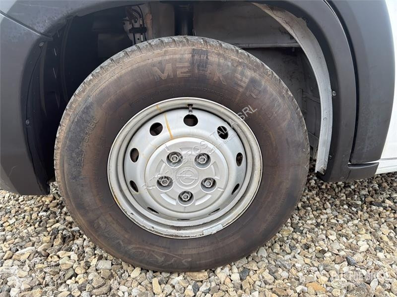 Véhicule utilitaire Opel 2.2