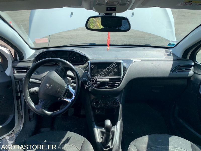 Véhicule utilitaire Peugeot 208