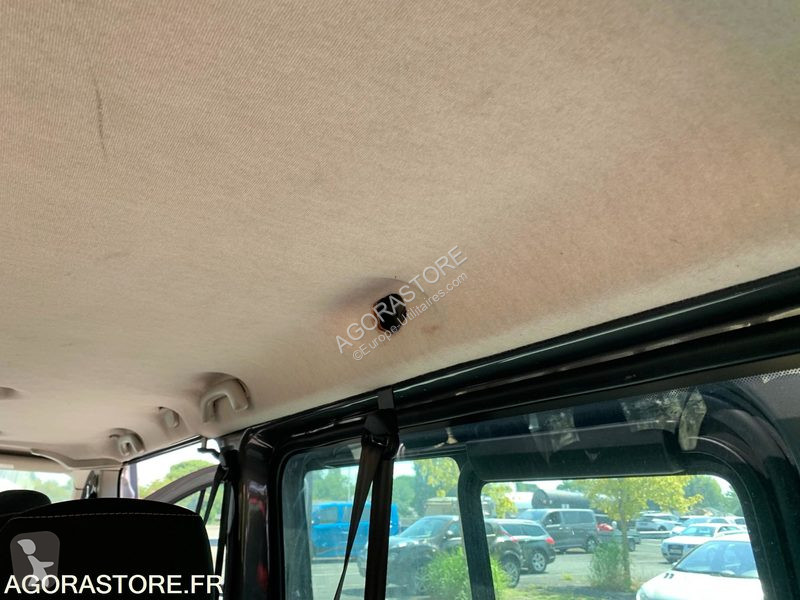 Véhicule utilitaire Renault TRAFIC