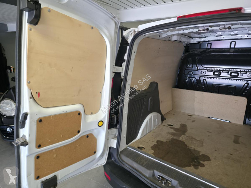 Véhicule utilitaire Ford