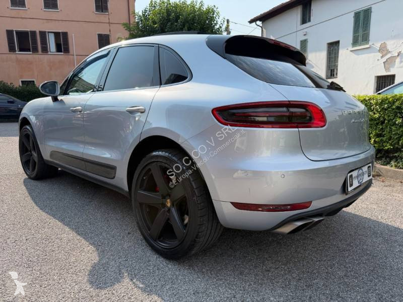Véhicule utilitaire Porsche