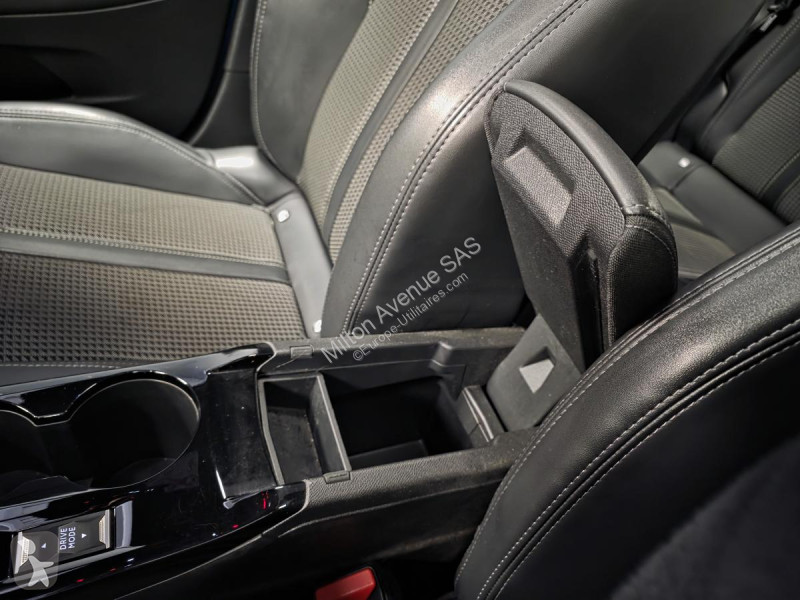 Véhicule utilitaire Peugeot 1.2i PureTech 12V -...