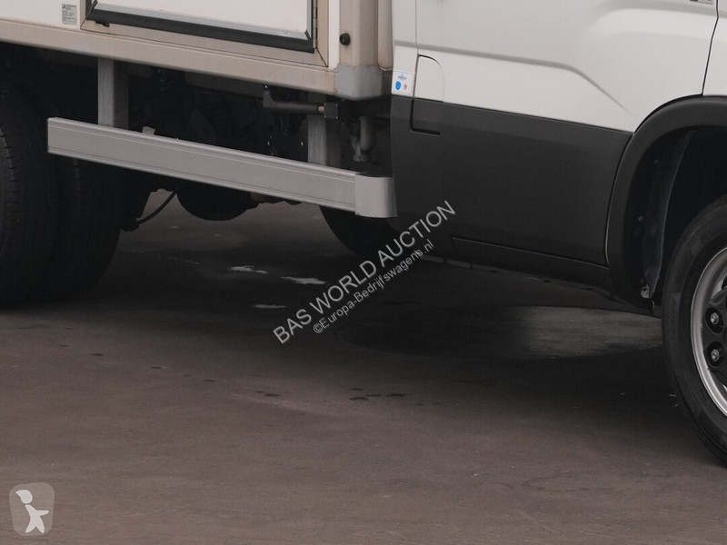 Véhicule utilitaire Iveco 35C14