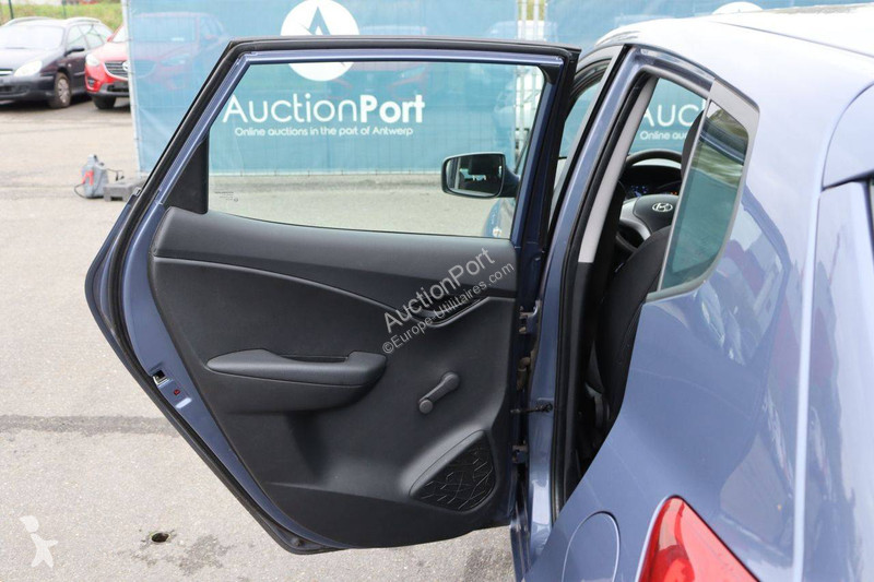 Hyundai ix20 van